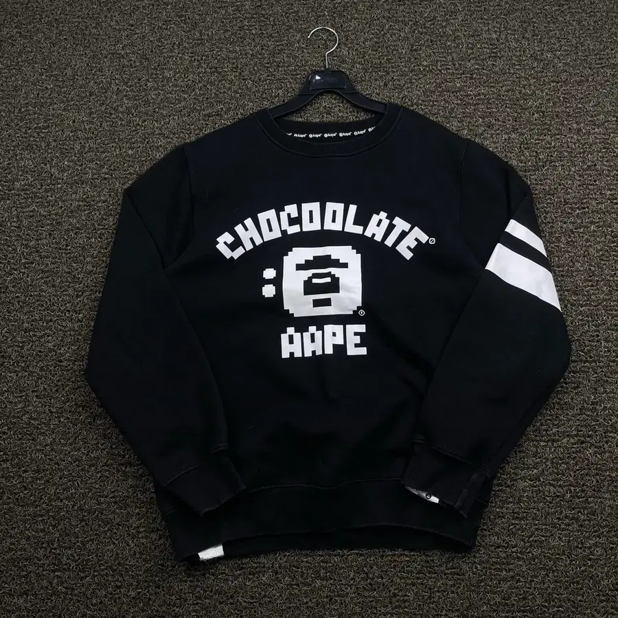 Aape 에이프 블랙 맨투맨