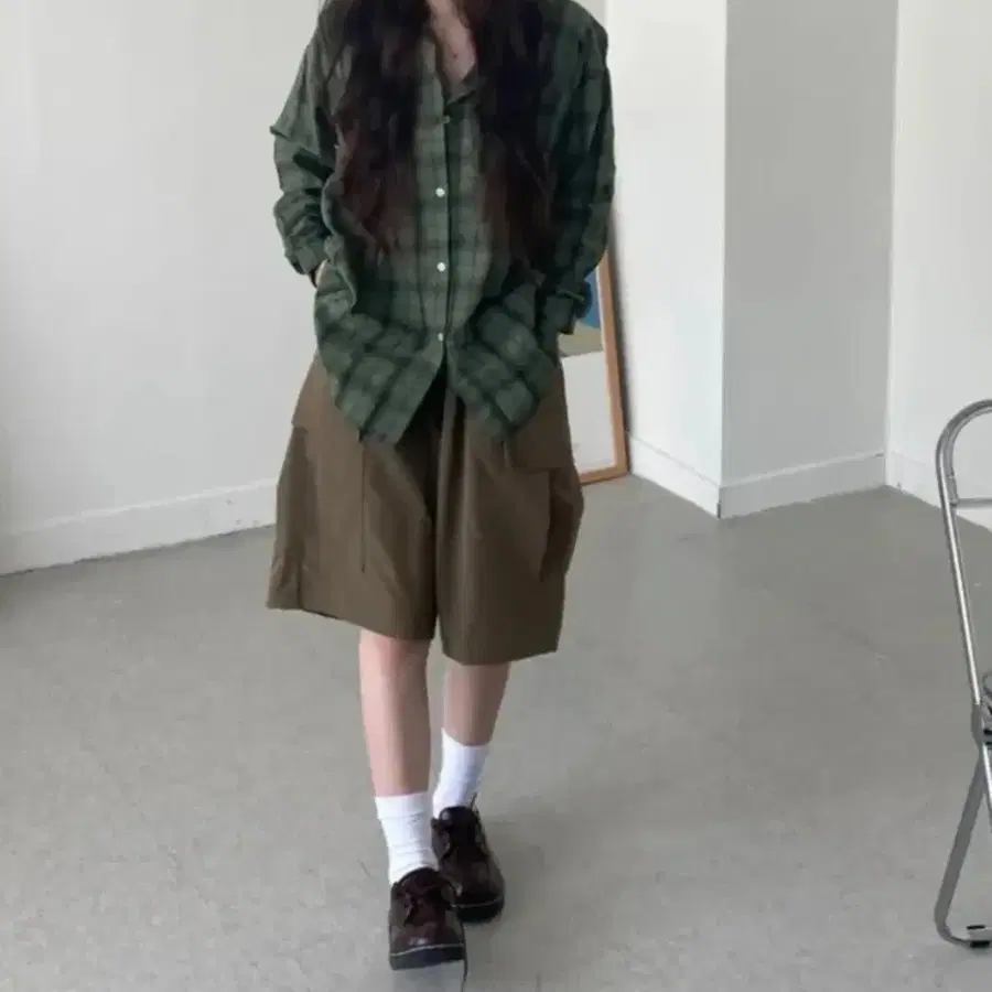 에이블리 쑥 라떼 체크 셔츠 판매