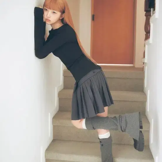 미세키서울 [레0| PICK]Side pleats line midi skirt BLACK