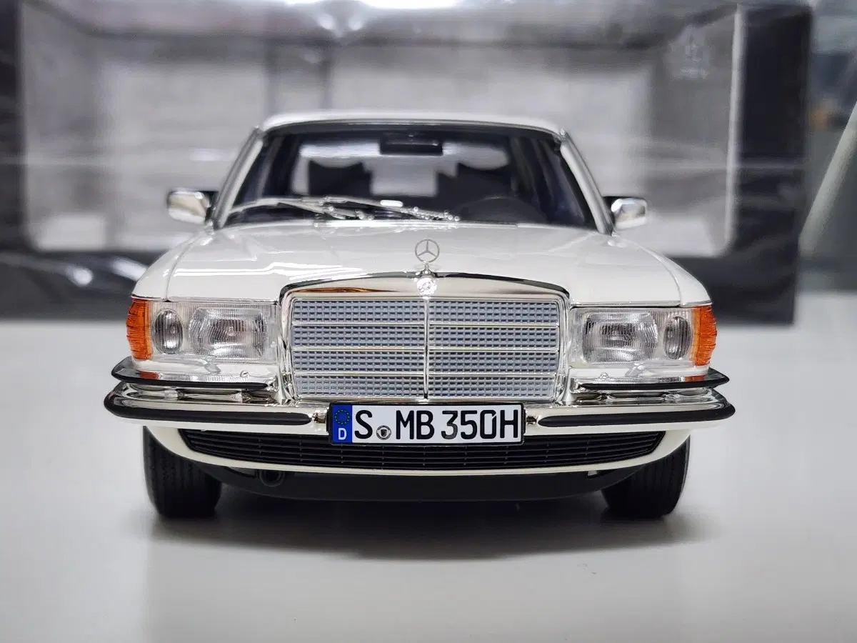 1:18 노레브 벤츠 W116 350SEL 화이트 딜러버전 다이캐스트