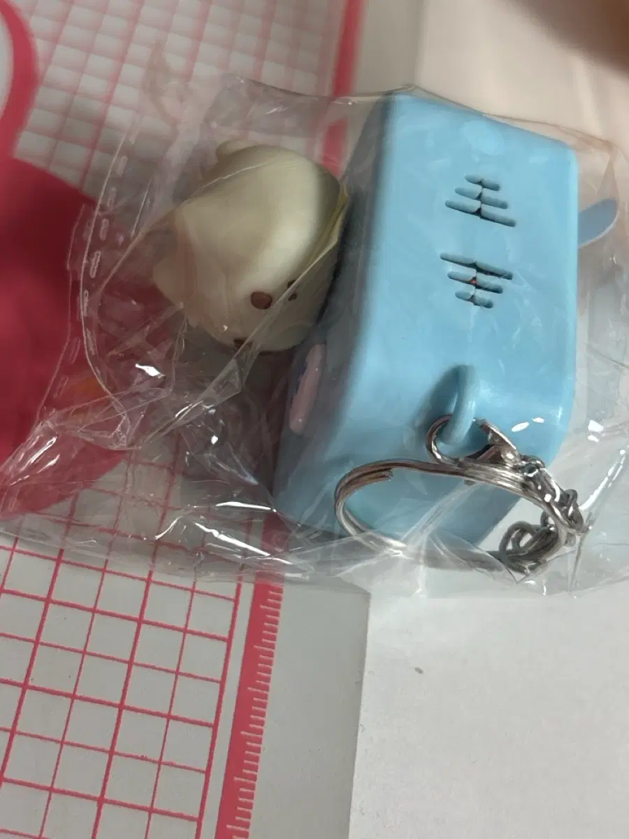 누르면 고양이 울음소리나는 가챠 팔아요
