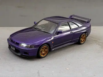 타미야 1/24 닛산 스카이라인 GT-R R33 완성품
