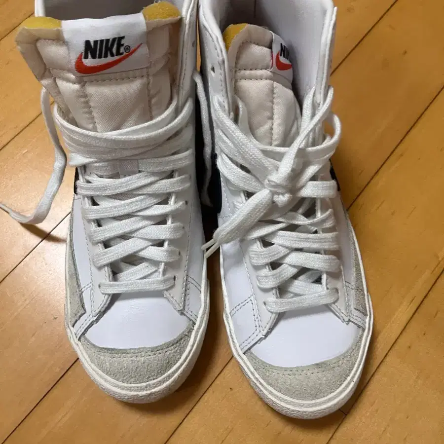 나이키 블레이저 미드 77 빈티지 화이트 235