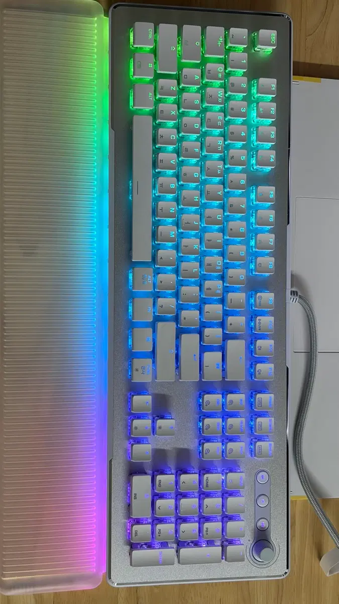 로캣 벌칸 투 맥스(ROCCAT VULCAN II MAX) 판매합니다