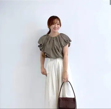 택 포함 미사용 새상품 BABYLONE 나일론 벌룬 슬리브 블라우스