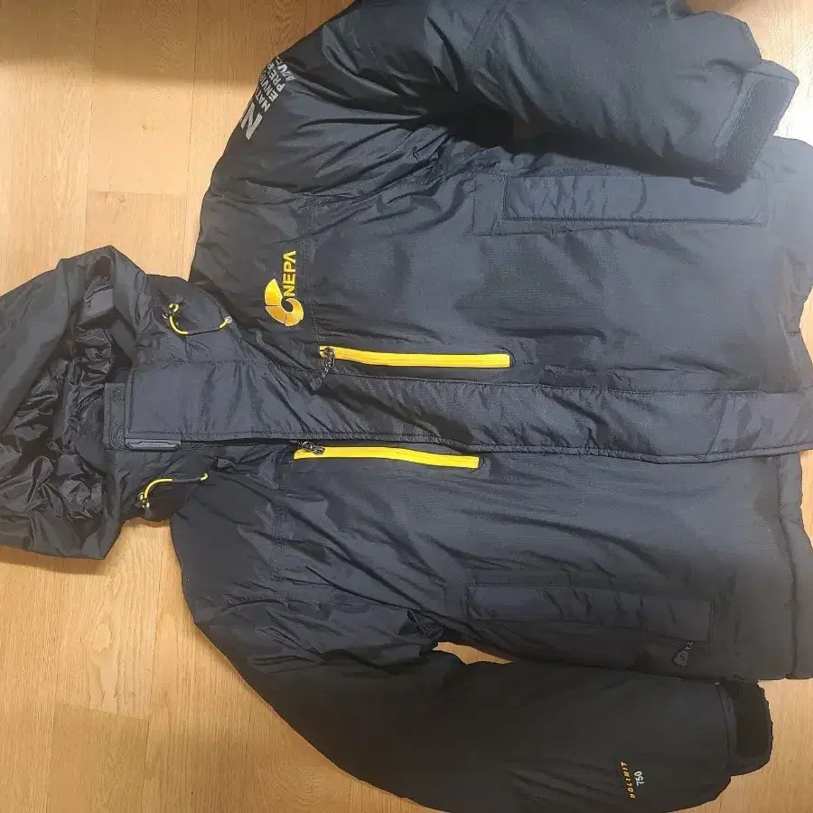 네파 남성 숏패딩 블랙 750~90호