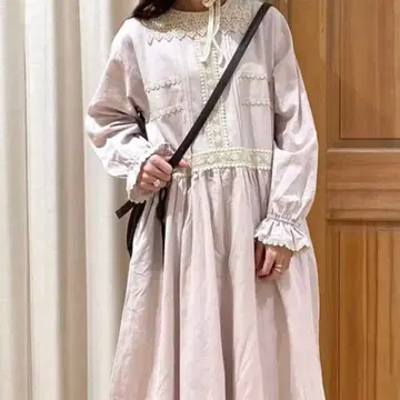사만사 모스모스 레이스 핀턱 원피스 (베이지)