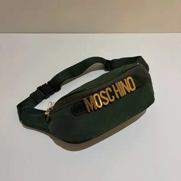 모스키노 00's 재팬 금장 로고 웨이스트백 PR2378