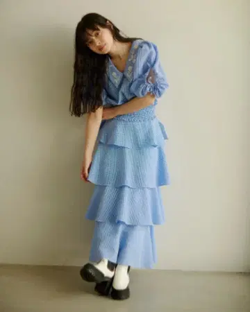 FURFUR 깅엄 체크 자수 카라 부착 블라우스 스커트 셋업