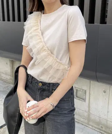 [ 새상품 ] 카프리슈레마쥬 반팔 튤 장식 베이지