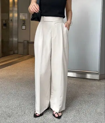 카프리슈 마쥬 와이드 벨트 1턱 팬츠