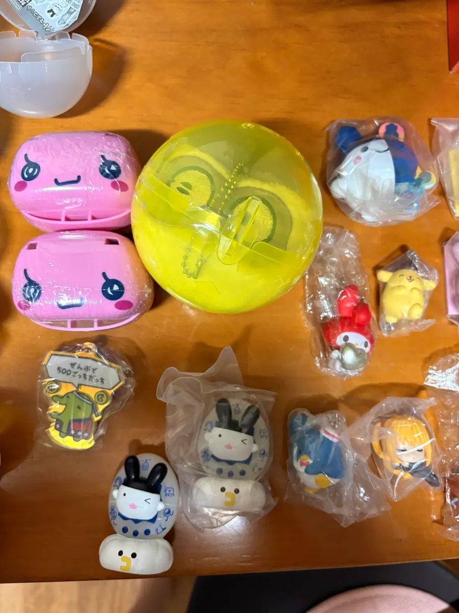 다마고치, 산리오, 데스노트, 디즈니, 포켓몬 가챠