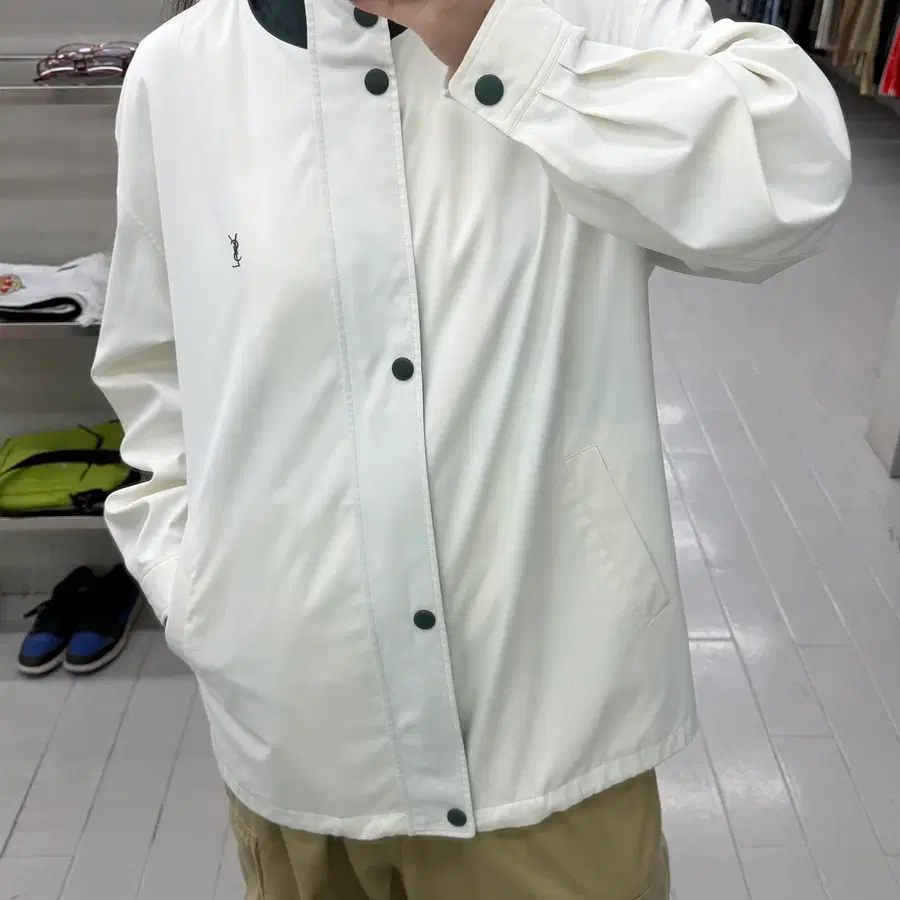 (XL) 입생로랑 화이트 YSL 자수로고 스윙톱 자켓