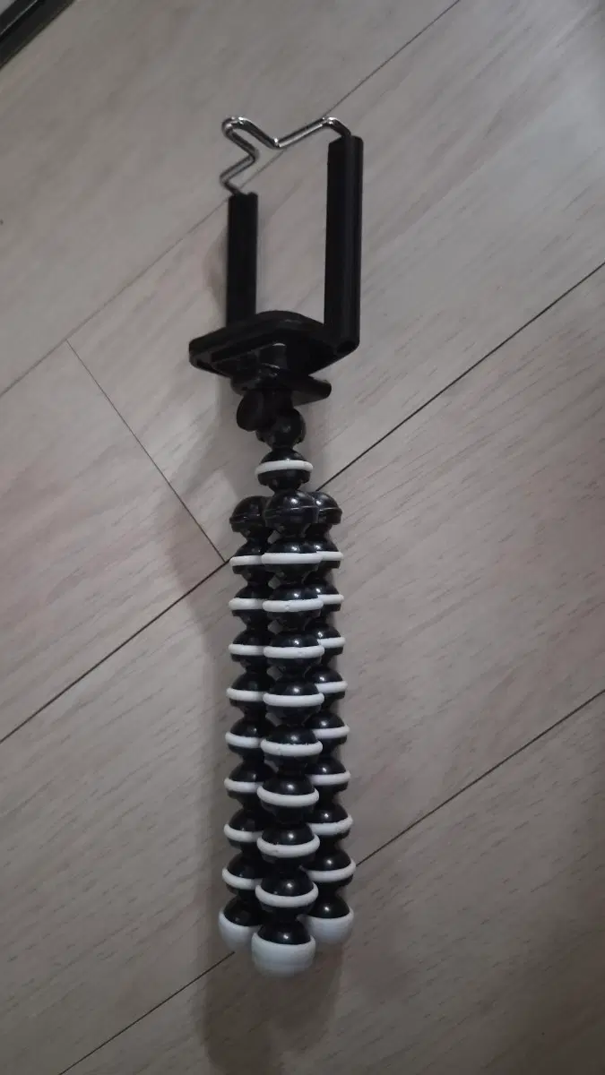 핸드폰 거치 삼각대