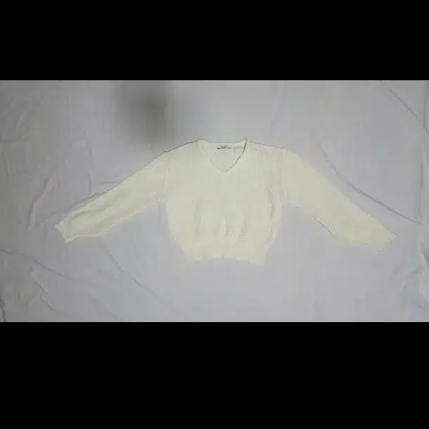아이보리색 V넥 니트 (XS/S/M, 44/55/66, 80/85/90 사이즈)