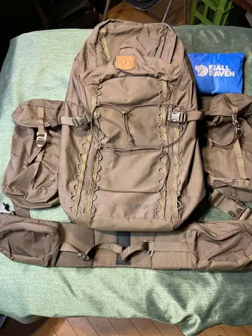 Fjall Raven Singi28 다크 올리브 사이드백 포함 새상품급