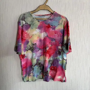 수채화풍 꽃무늬 T셔츠 멀티 컬러 Brilliant Fashion