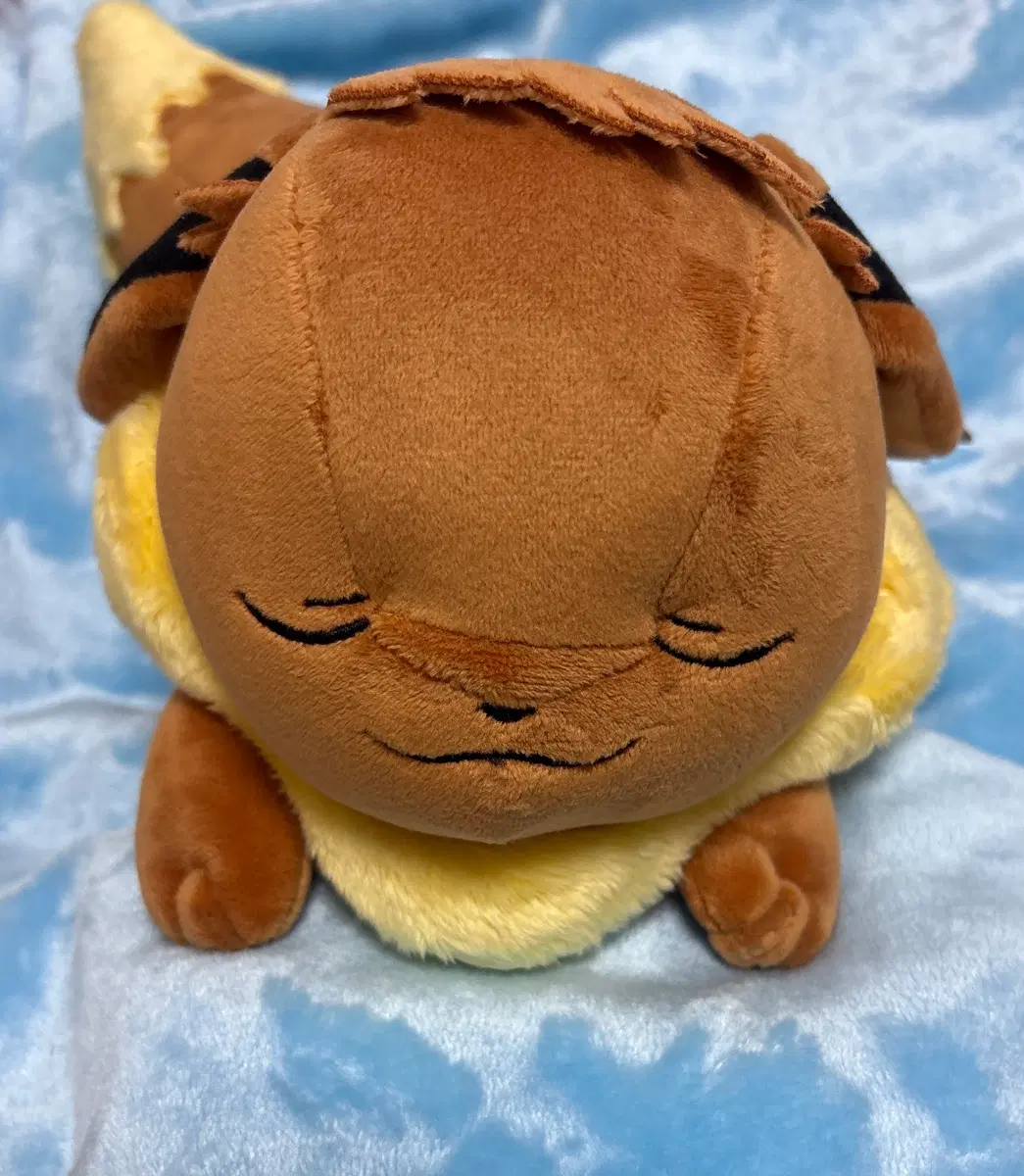 잠자는 이브이  인형 라잉 이브이 30cm