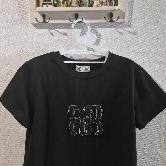 락케이프 블랙 반팔티 S