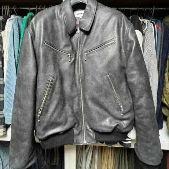 로어즈 레더 봄버(M)