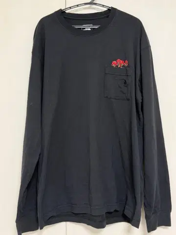THE NORTH FACE 자수 포켓 긴팔 티셔츠