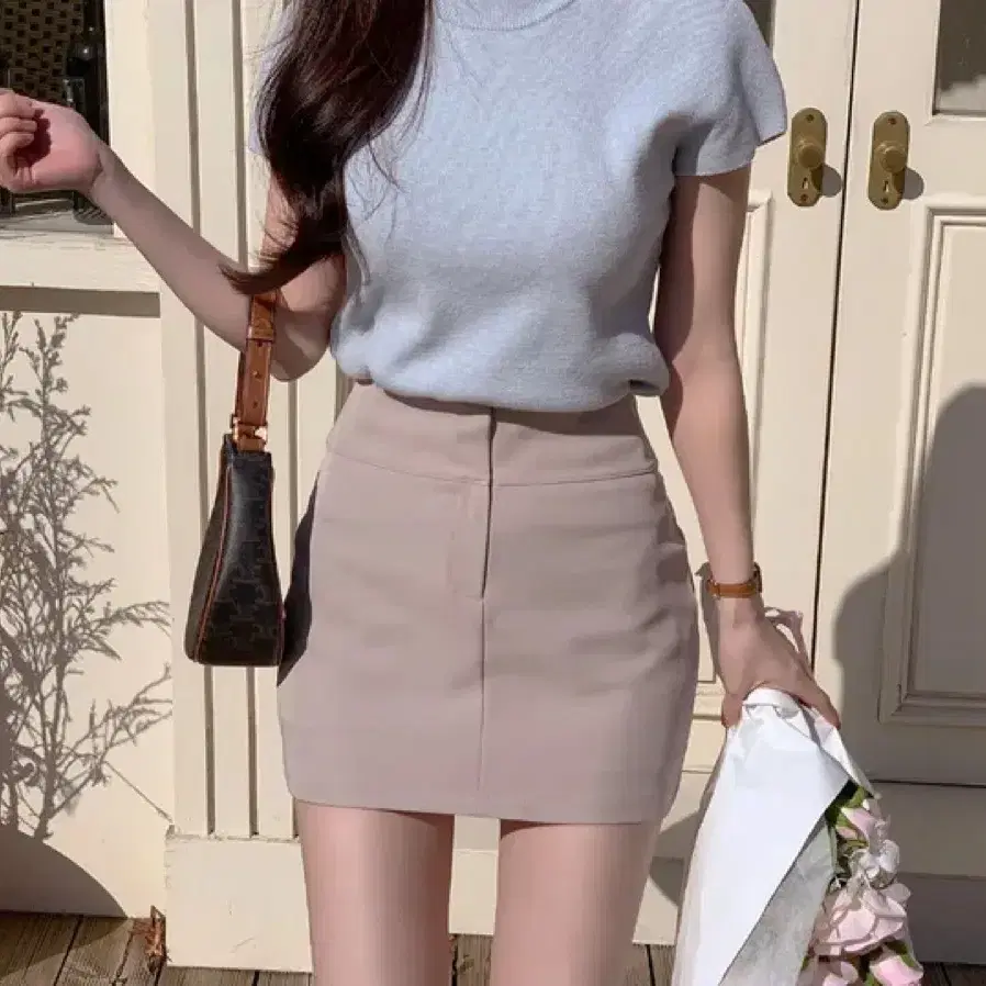 (새상품)유니콩[자체제작] 허얇골넓핏 버클 인생 미니스커트 - 베이지 xs