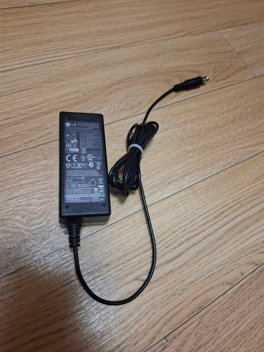 LG전자 19V 1.7A 아답터
