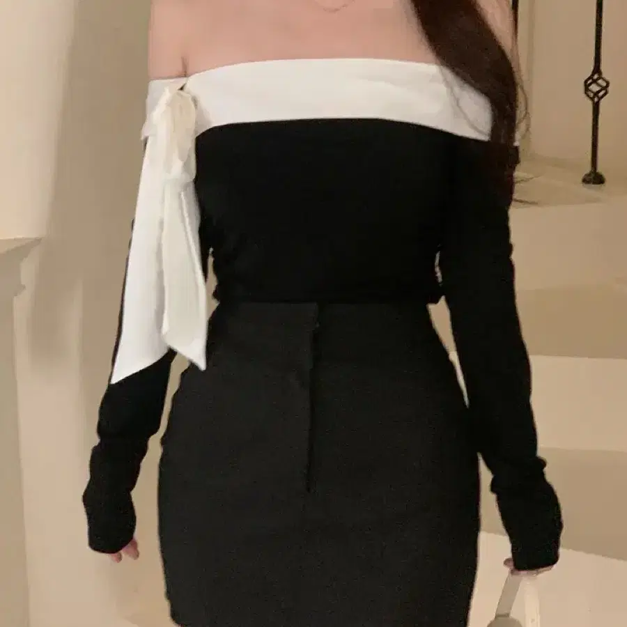 (새상품)유니콩[자체제작] 허얇골넓핏 버클 인생 미니스커트 - 블랙 xs