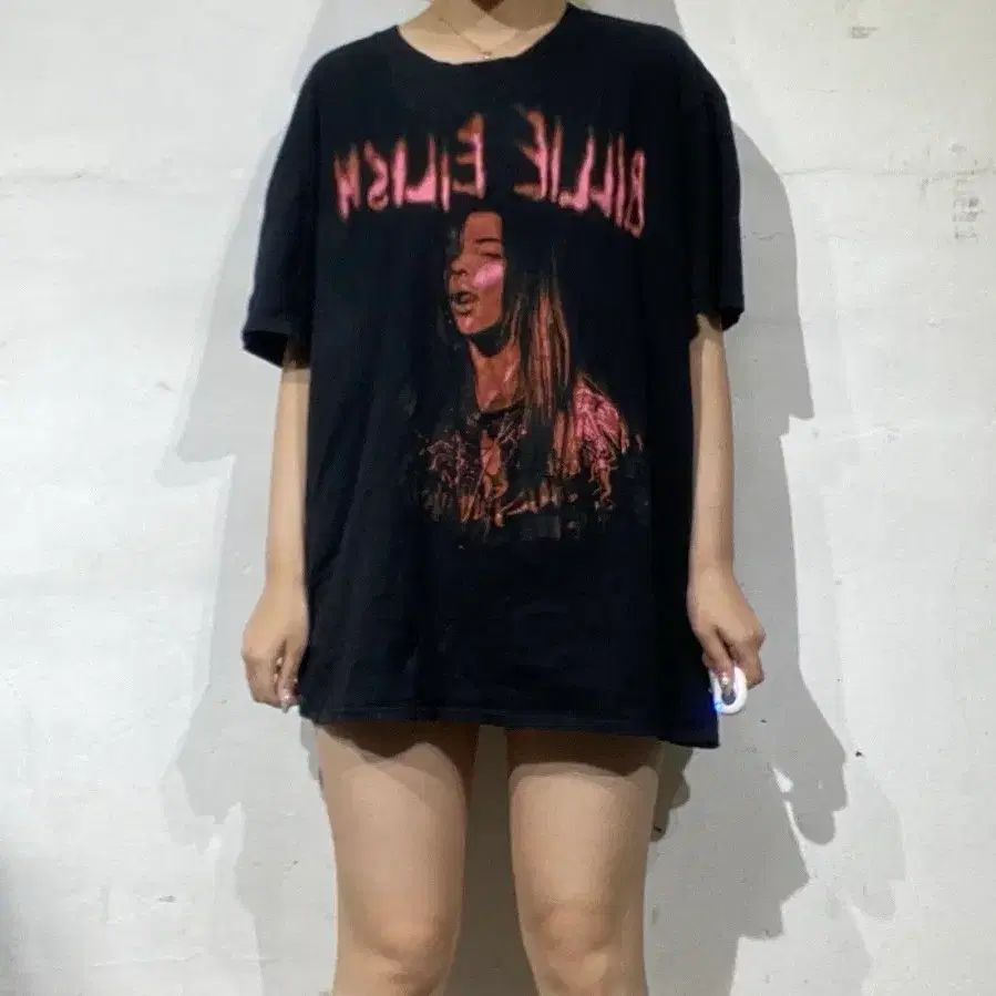 빌리 아일리시 스푸키 포트레이트 그래픽 티셔츠 XL