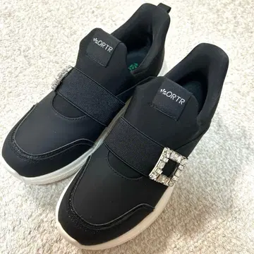 ORTR 비쥬 버클 스니커즈 블랙