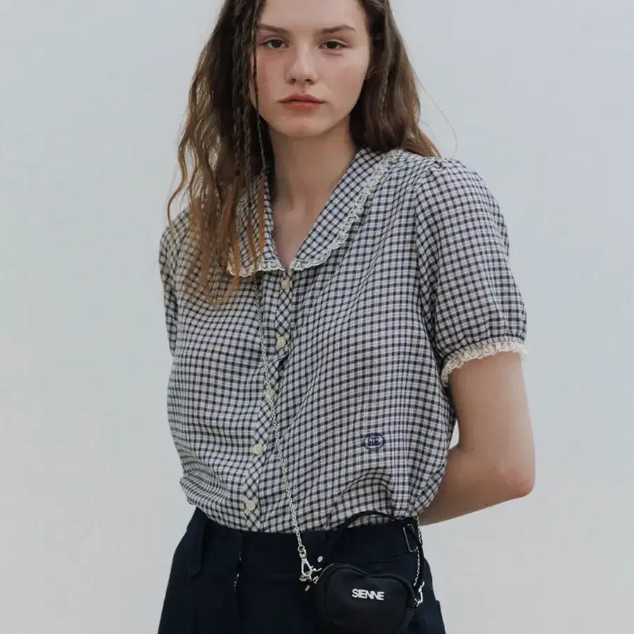 시에느 블라우스 새상품 sally frill blouse