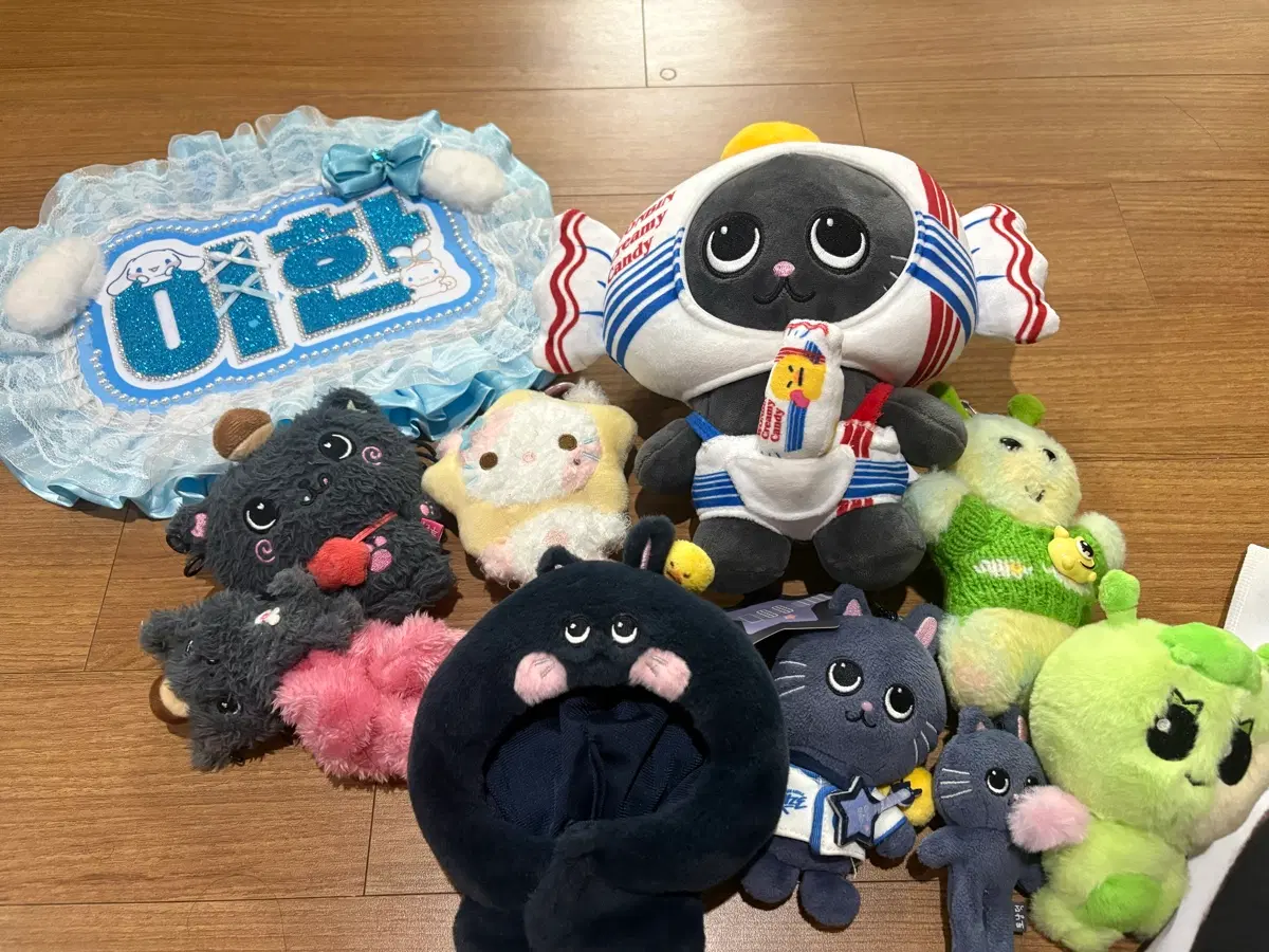 급전 아이돌굿즈 팔아요 가격제시 터무니없는가격 답장 X