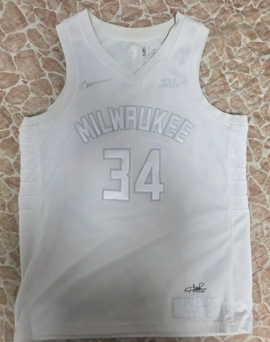 밀워키 벅스 야니스 아데토쿤보 MVP 한정 져지 유니폼 L