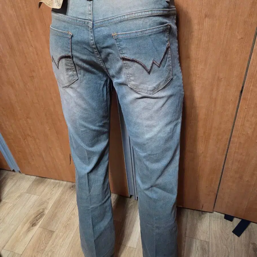 LESVIEUX새상품빈티지더티워싱스판청바지L입니다만 약34정도안팍
