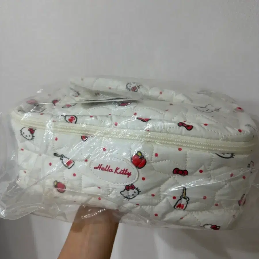 헬로키티 파우치