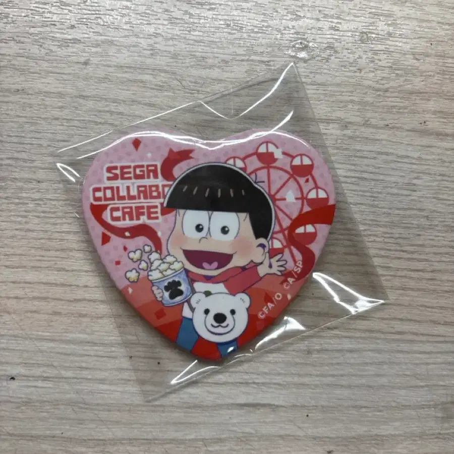 세가 콜라보 카페 오소마츠상 하트 뱃지