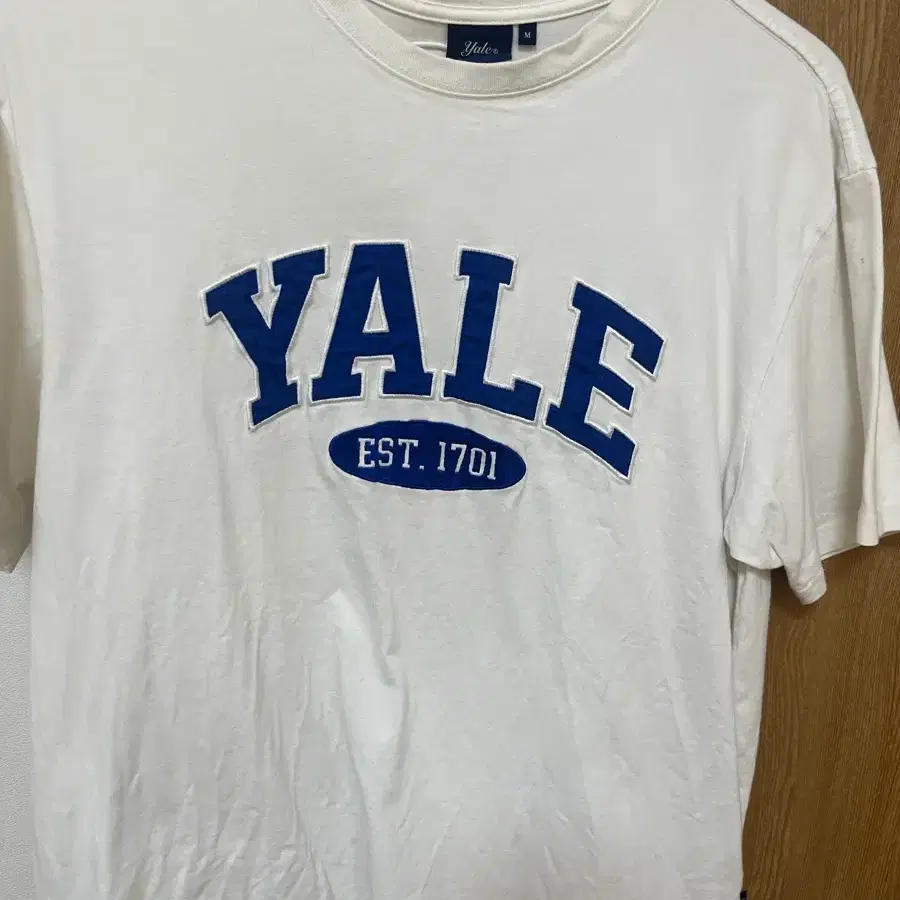 YALE 예일 반팔티 팔아요