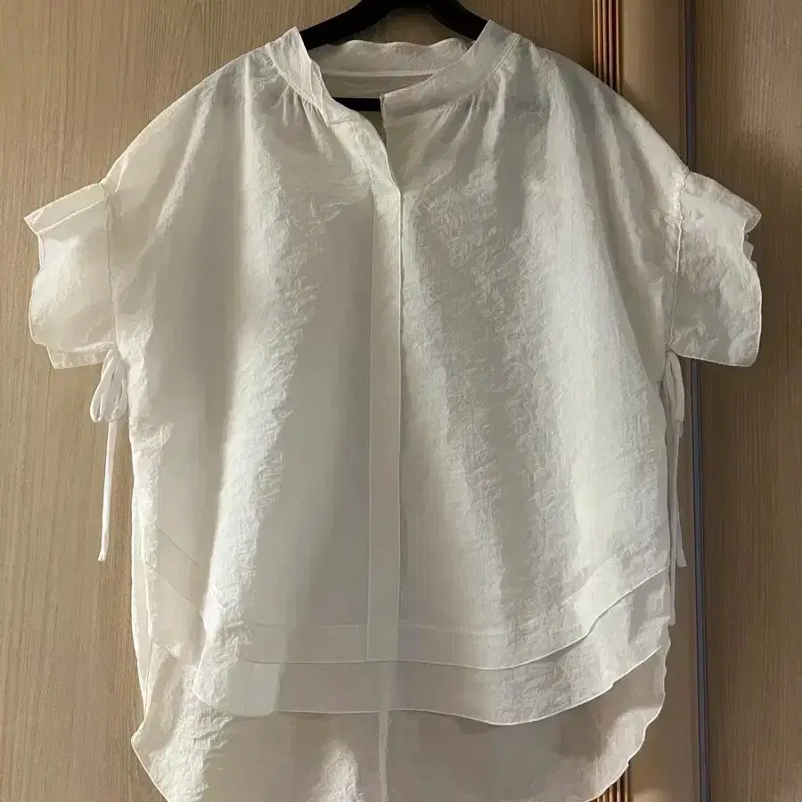 제평 얀 YARN 실크 혼방 바스락 블라우스 반팔 프릴 여름 아이보리 화이트 셔링
