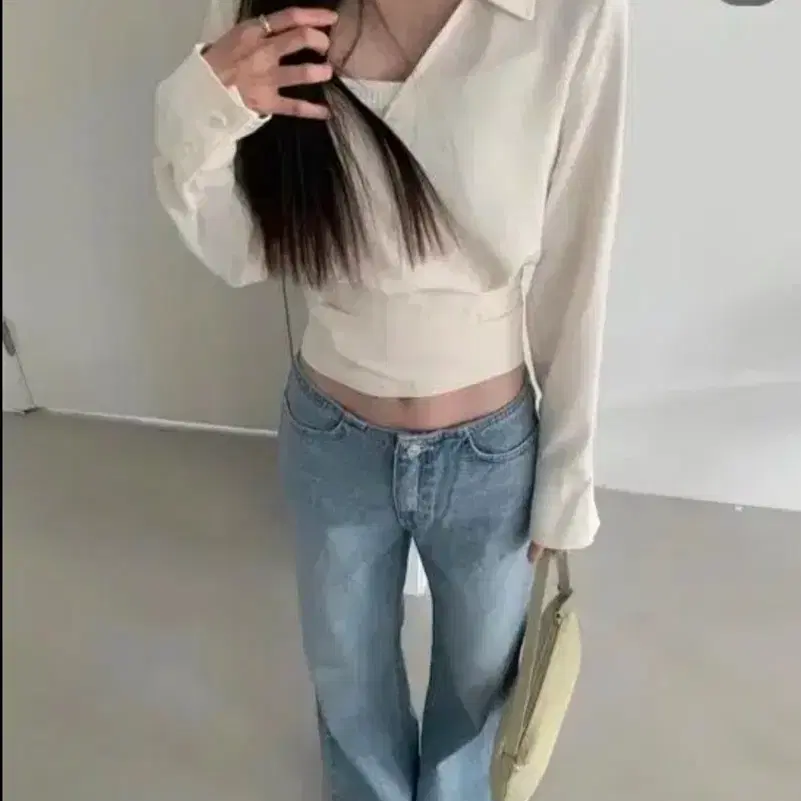 에테블루 블라우스