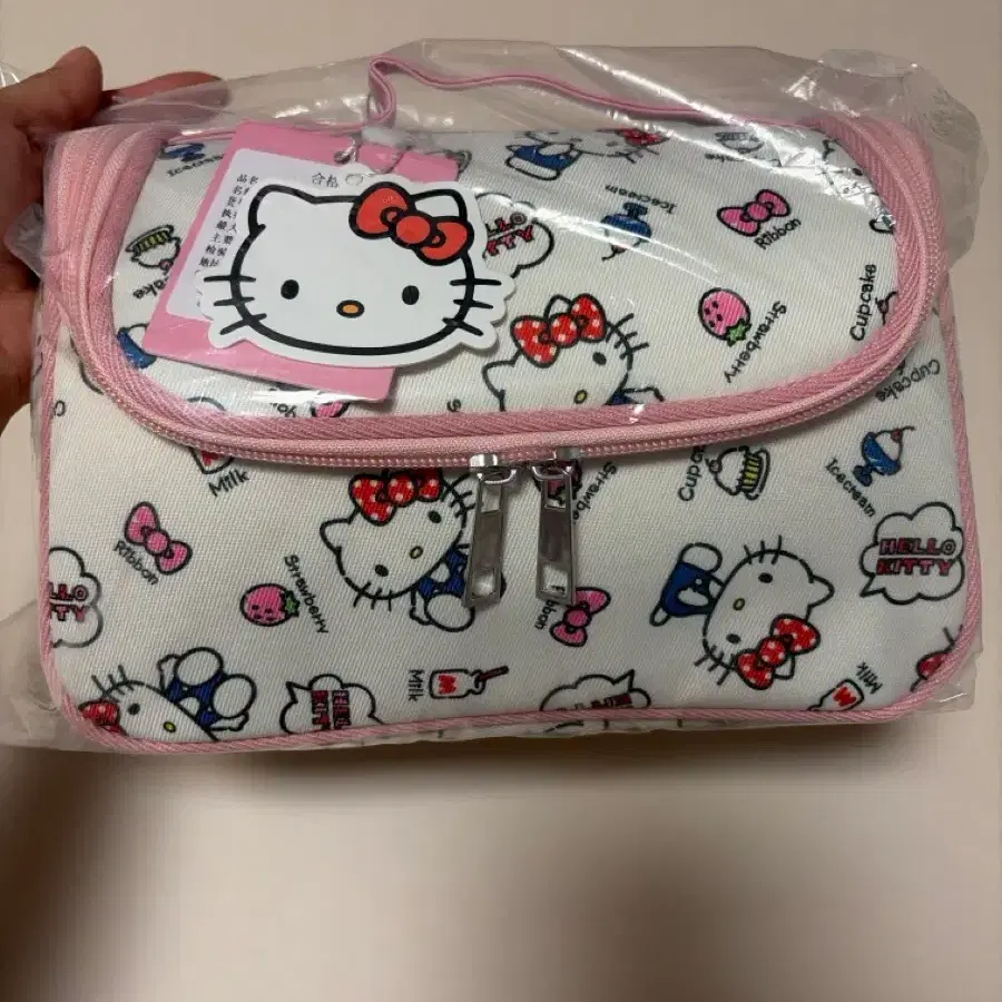 너무 예쁜 산리오 헬로키티 파우치 새상품