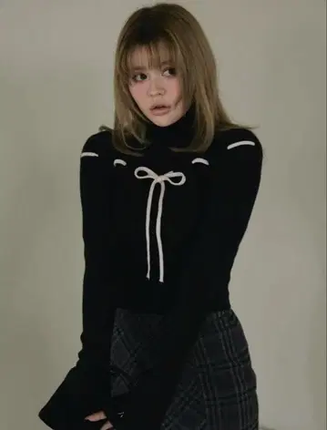 ANDMARY Lilian 리본 탑