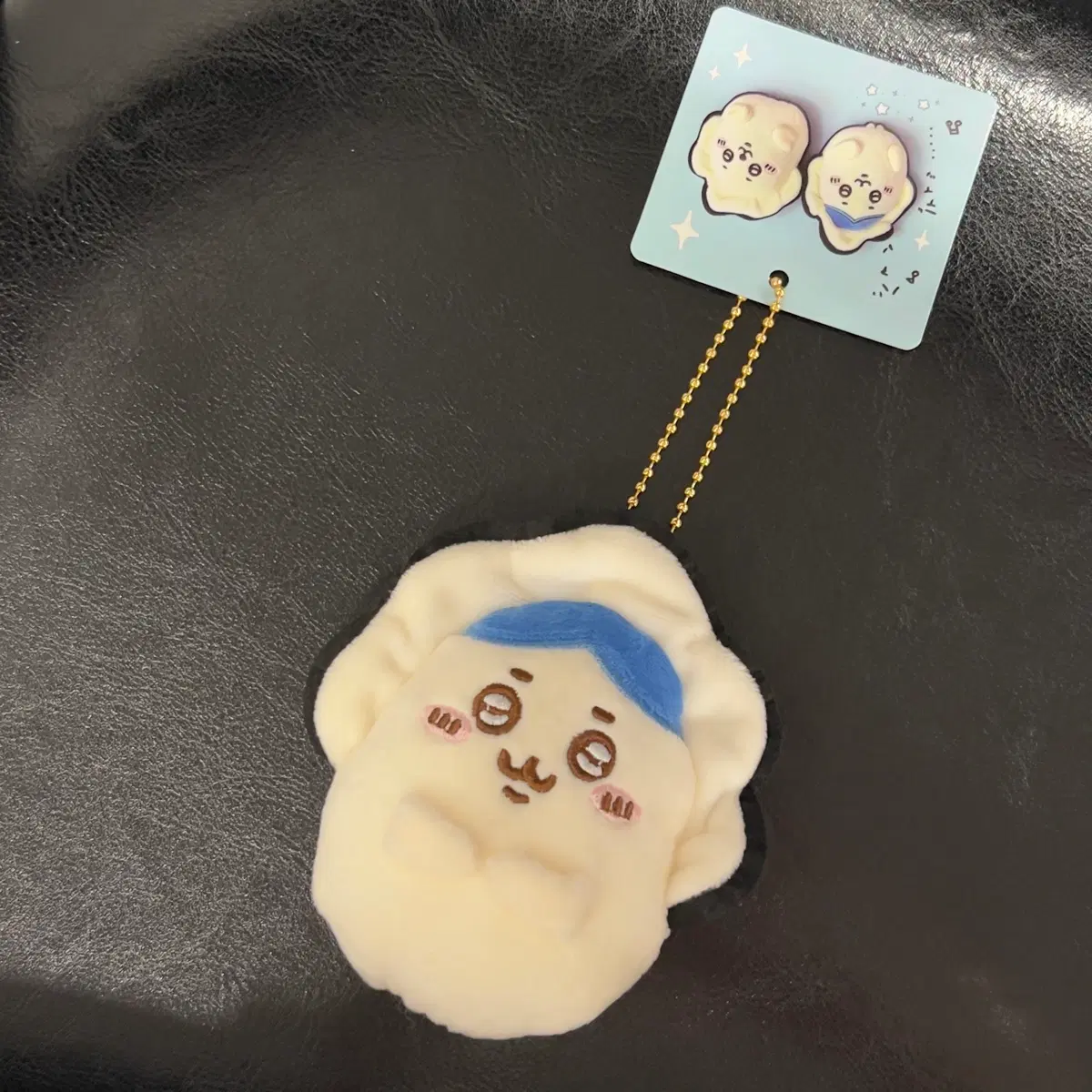 치이카와 & 하치와레 굴 오이스터 코스튬 키링