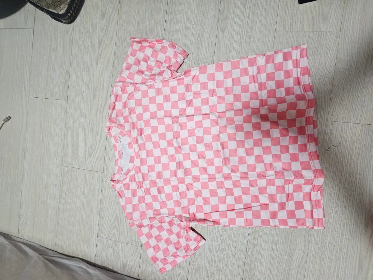 체커보드 반팔 티셔츠 핑크