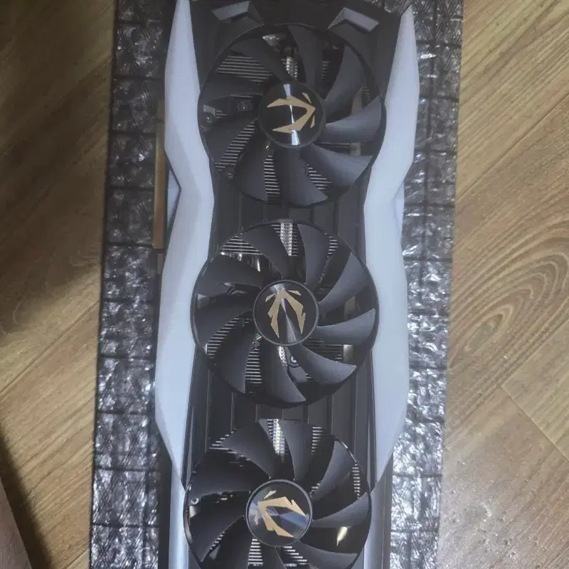 조탁 그래픽카드 3팬 2080ti 판매합니다