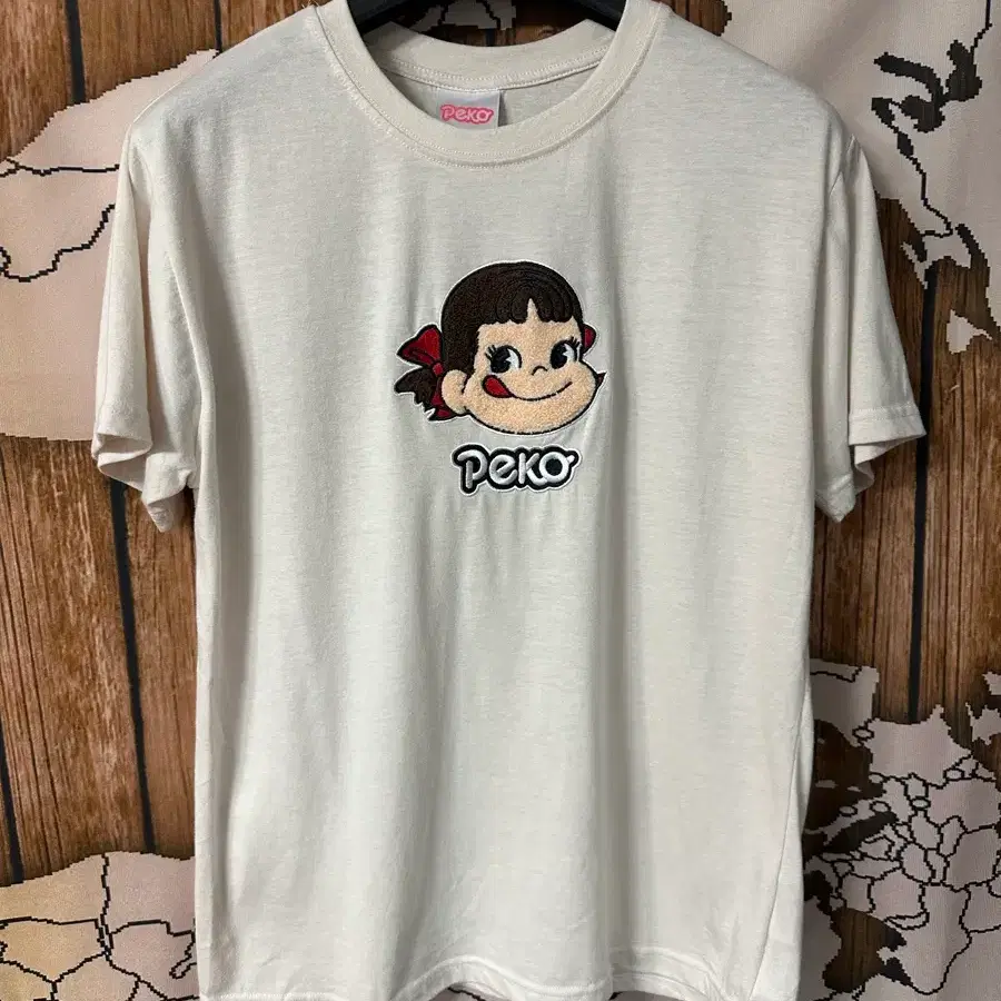 페코짱 PEKO 산리오 일본판 자수 반팔 티셔츠 M