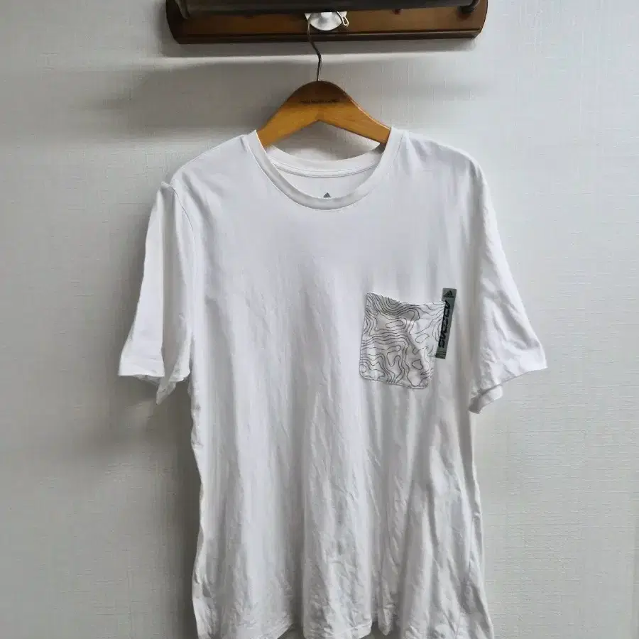 2XL) 아디다스 포켓 반팔티 팝니다