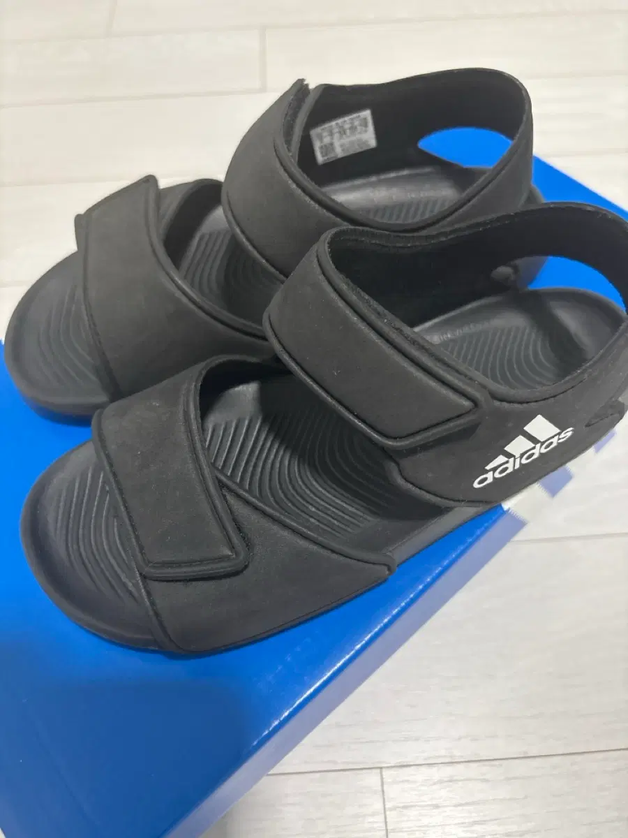 아디다스샌들