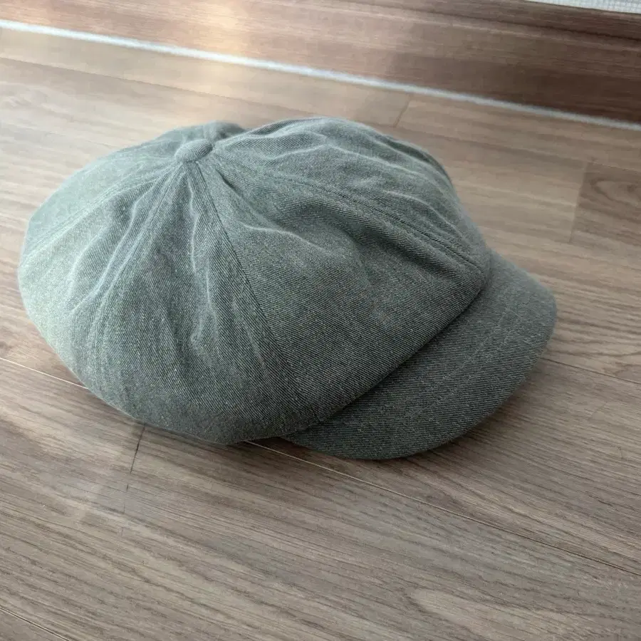 회색 빵모자