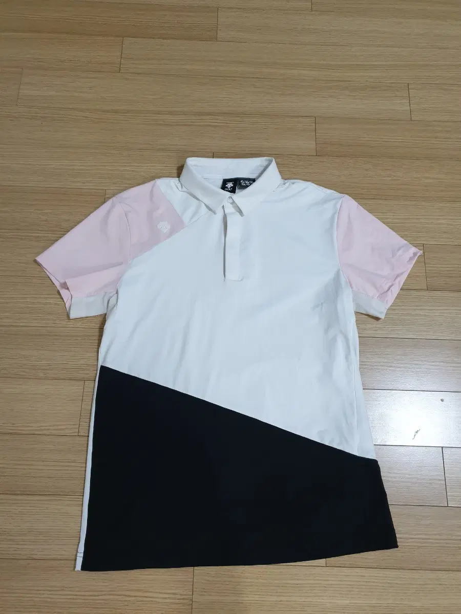 데상트 골프 카라 반팔티셔츠
