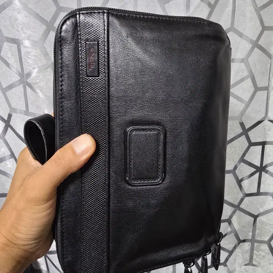 TUMI 투미 92168D2E 가죽 클러치 / 파우치